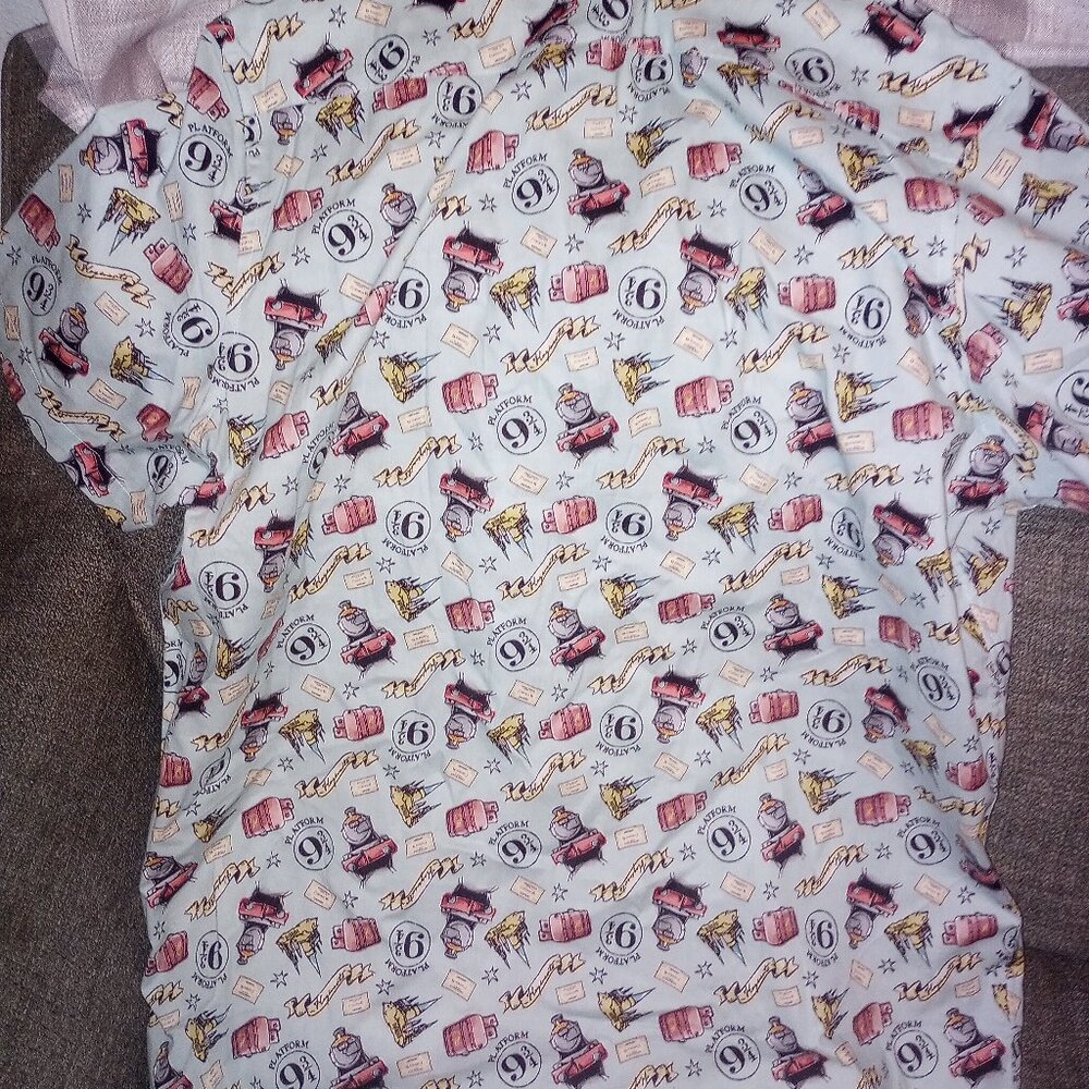 New L Harry Potter Button-Up: Platform 9 3/4 & Hogwarts Express